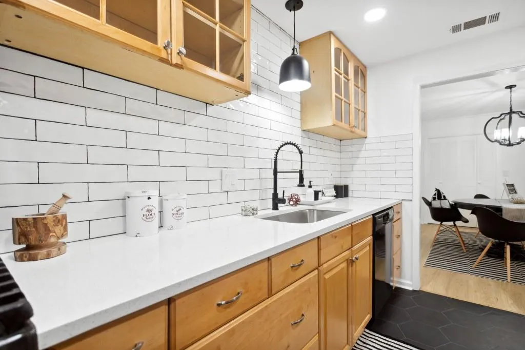 6851 Roswell Road Unit O-13, Atlanta, Georgia 30328, 4 Bedrooms Bedrooms, ,2 BathroomsBathrooms,Residential,Sold,6851 Roswell Road Unit O-13,7201291