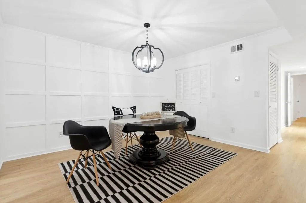 6851 Roswell Road Unit O-13, Atlanta, Georgia 30328, 4 Bedrooms Bedrooms, ,2 BathroomsBathrooms,Residential,Sold,6851 Roswell Road Unit O-13,7201291