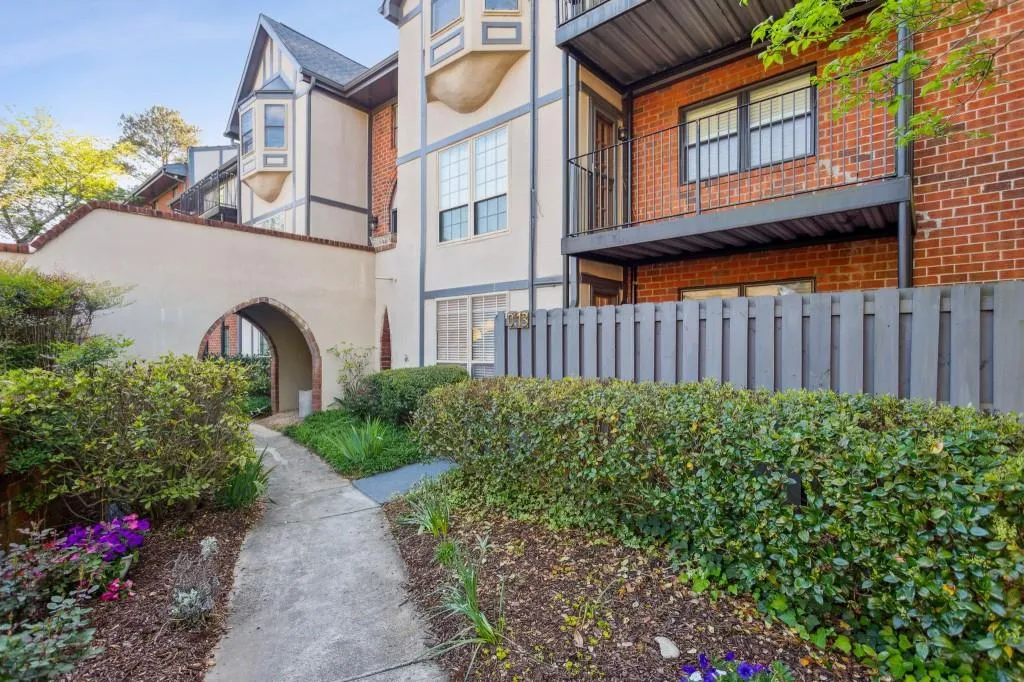 6851 Roswell Road Unit O-13, Atlanta, Georgia 30328, 4 Bedrooms Bedrooms, ,2 BathroomsBathrooms,Residential,Sold,6851 Roswell Road Unit O-13,7201291