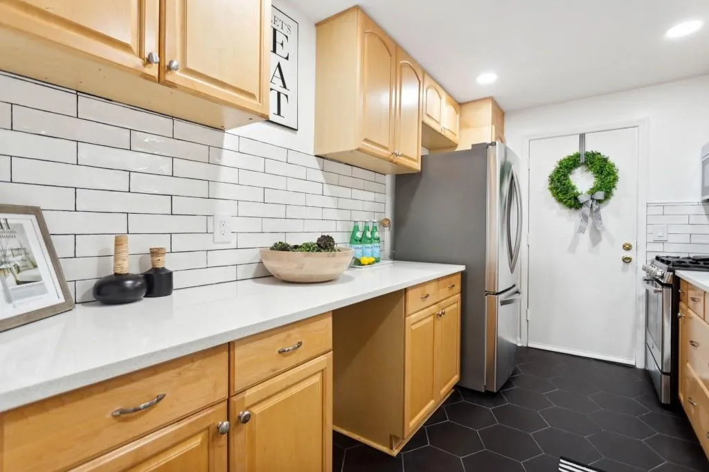 6851 Roswell Road Unit O-13, Atlanta, Georgia 30328, 4 Bedrooms Bedrooms, ,2 BathroomsBathrooms,Residential,Sold,6851 Roswell Road Unit O-13,7201291