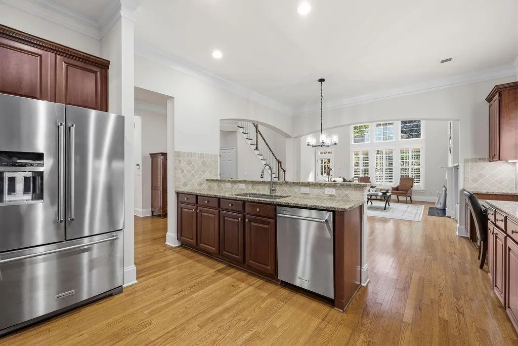 305 Wembley Circle, Sandy Springs, Georgia 30328, 4 Bedrooms Bedrooms, ,3 BathroomsBathrooms,Residential,For Sale,305 Wembley Circle,7749627