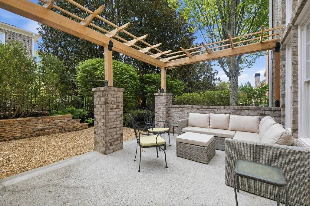 305 Wembley Circle, Sandy Springs, Georgia 30328, 4 Bedrooms Bedrooms, ,3 BathroomsBathrooms,Residential,For Sale,305 Wembley Circle,7749627