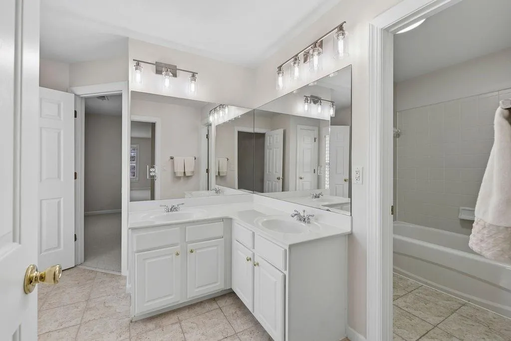 305 Wembley Circle, Sandy Springs, Georgia 30328, 4 Bedrooms Bedrooms, ,3 BathroomsBathrooms,Residential,For Sale,305 Wembley Circle,7749627