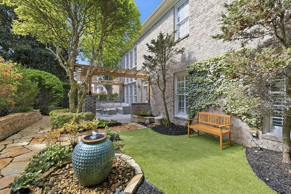 305 Wembley Circle, Sandy Springs, Georgia 30328, 4 Bedrooms Bedrooms, ,3 BathroomsBathrooms,Residential,For Sale,305 Wembley Circle,7749627