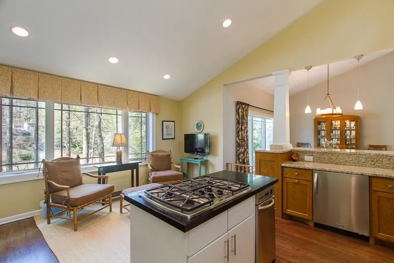 5485 E Idlewood Lane, Sandy Springs, Georgia 30327, 4 Bedrooms Bedrooms, ,3 BathroomsBathrooms,Residential,Sold,5485 E Idlewood Lane,5673322