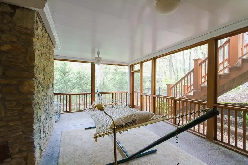 5485 E Idlewood Lane, Sandy Springs, Georgia 30327, 4 Bedrooms Bedrooms, ,3 BathroomsBathrooms,Residential,Sold,5485 E Idlewood Lane,5673322