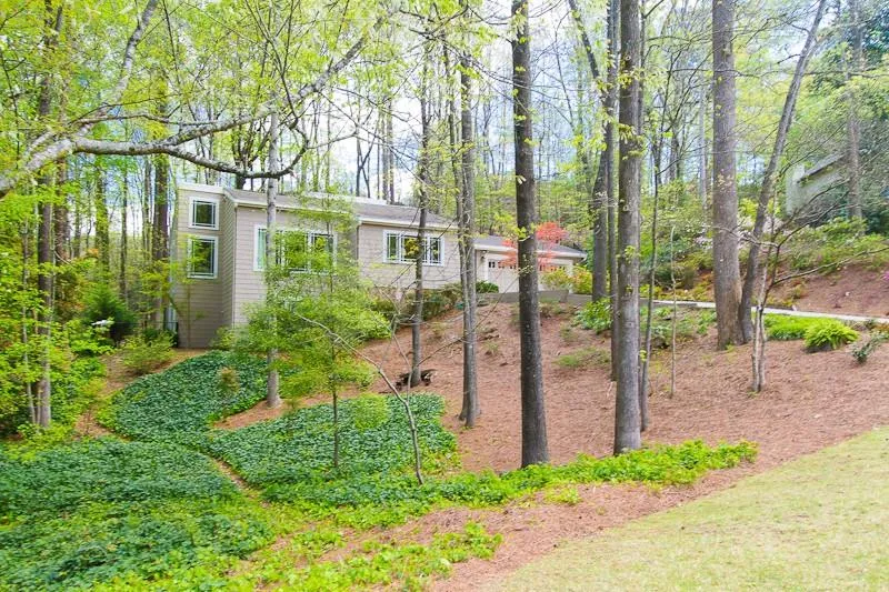 5485 E Idlewood Lane, Sandy Springs, Georgia 30327, 4 Bedrooms Bedrooms, ,3 BathroomsBathrooms,Residential,Sold,5485 E Idlewood Lane,5673322