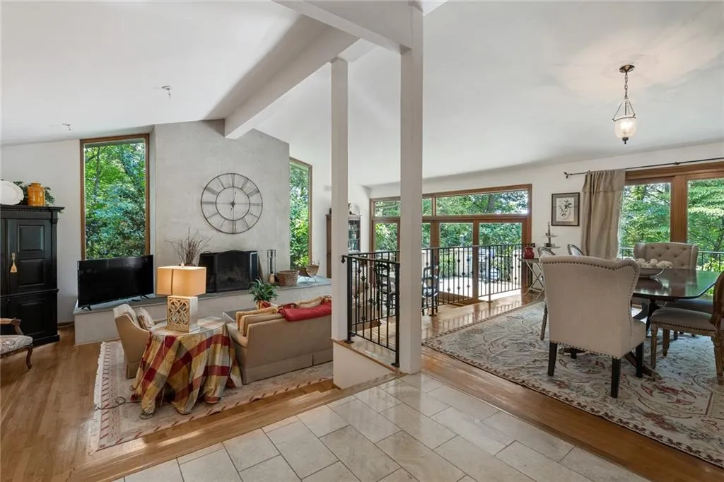 5088 Riverview Road, Sandy Springs, Georgia 30327, 4 Bedrooms Bedrooms, ,4 BathroomsBathrooms,Residential,Sold,5088 Riverview Road,6757124
