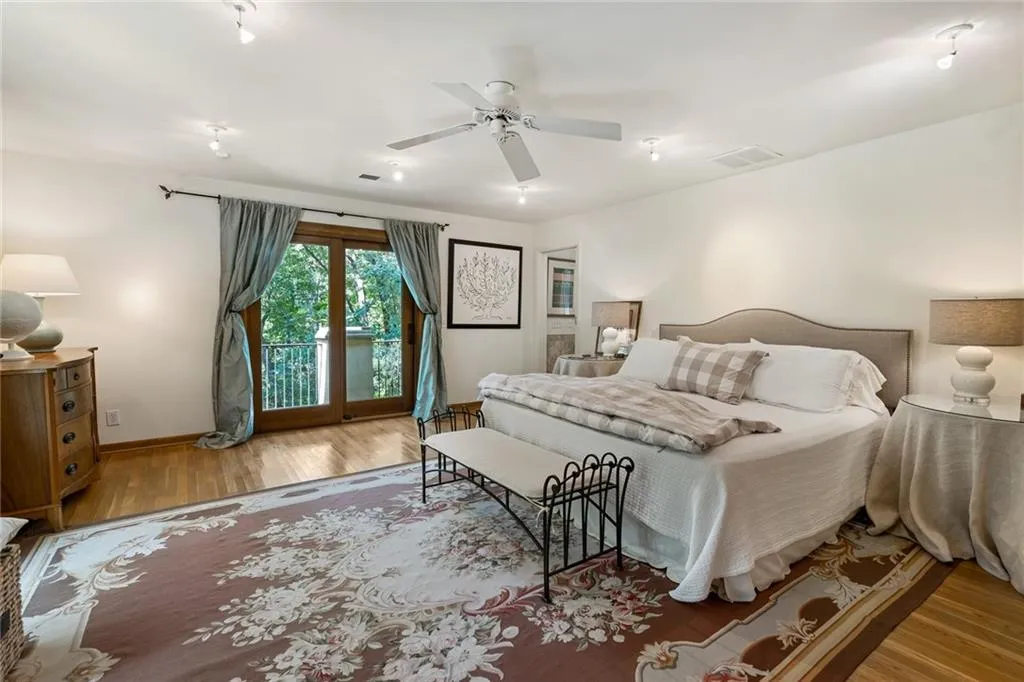 5088 Riverview Road, Sandy Springs, Georgia 30327, 4 Bedrooms Bedrooms, ,4 BathroomsBathrooms,Residential,Sold,5088 Riverview Road,6757124