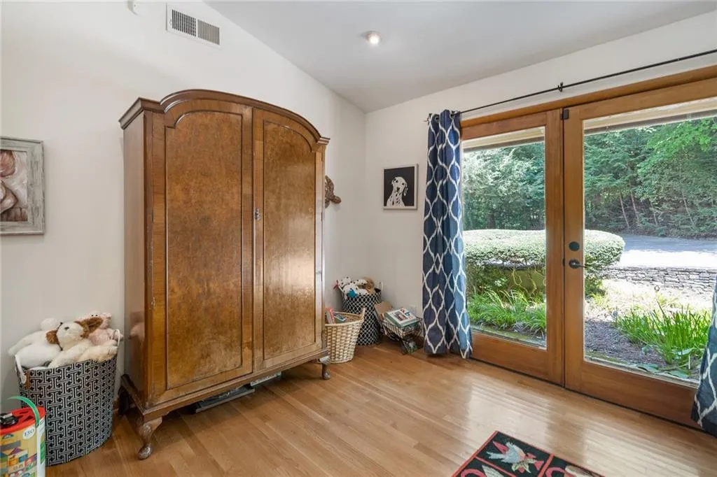 5088 Riverview Road, Sandy Springs, Georgia 30327, 4 Bedrooms Bedrooms, ,4 BathroomsBathrooms,Residential,Sold,5088 Riverview Road,6757124
