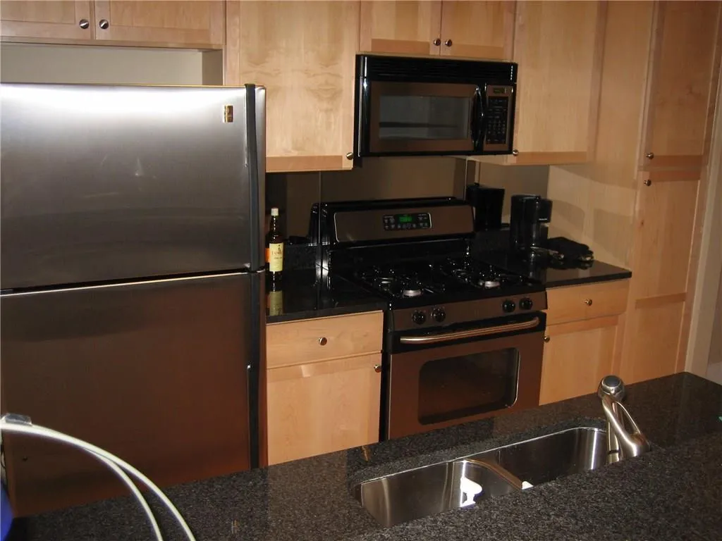 799 Hammond Drive Unit 103, Atlanta, Georgia 30328, 1 Bedroom Bedrooms, ,1 BathroomBathrooms,Residential,Sold,799 Hammond Drive Unit 103,5800601