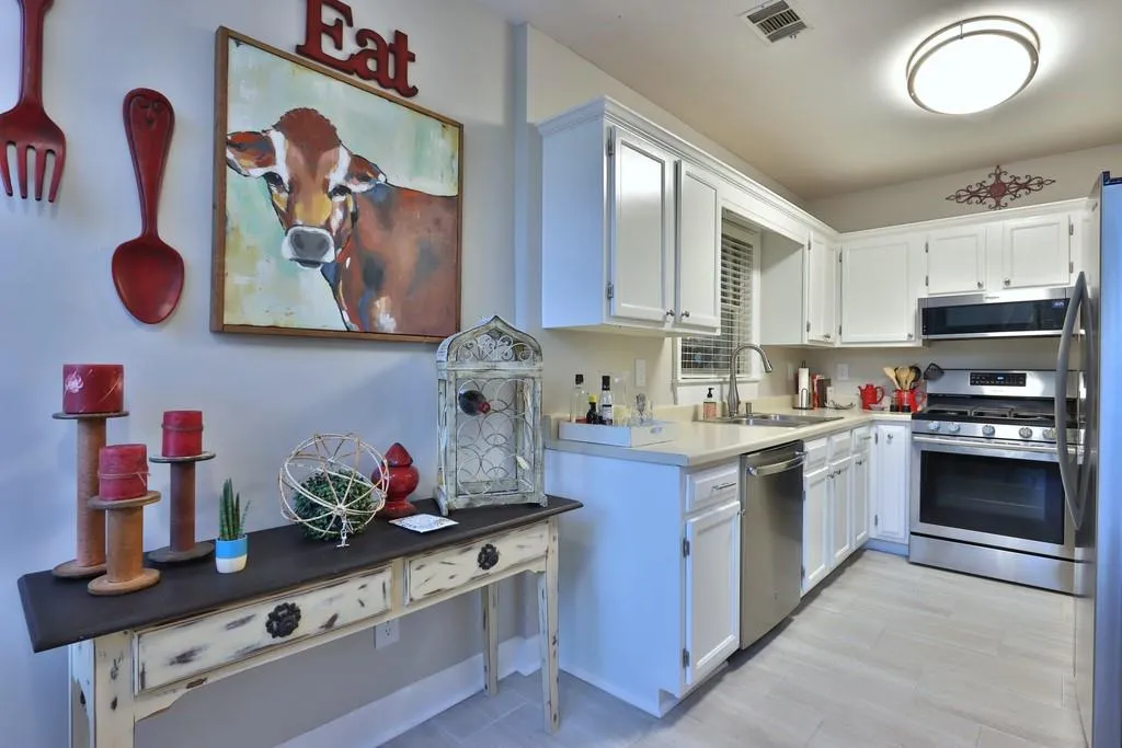 7500 Roswell Road Unit 87, Sandy Springs, Georgia 30350, 2 Bedrooms Bedrooms, ,2 BathroomsBathrooms,Residential,Sold,7500 Roswell Road Unit 87,6647773