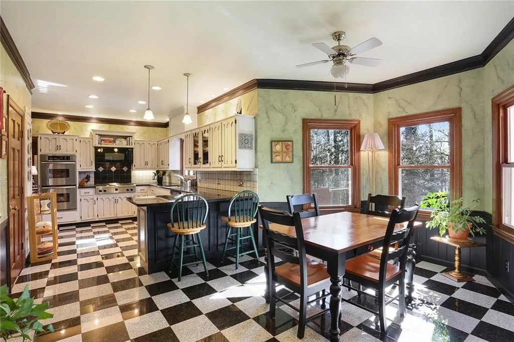 8920 Ridgemont Drive, Sandy Springs, Georgia 30350, 6 Bedrooms Bedrooms, ,4 BathroomsBathrooms,Residential,Sold,8920 Ridgemont Drive,5821495