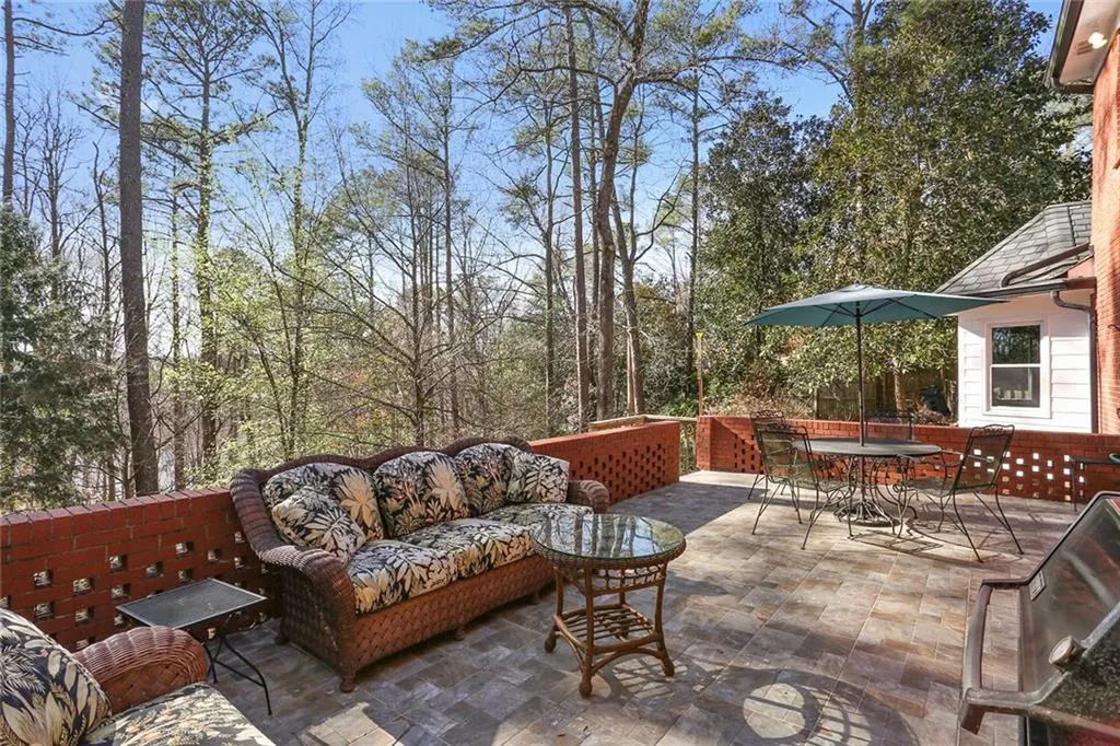 8920 Ridgemont Drive, Sandy Springs, Georgia 30350, 6 Bedrooms Bedrooms, ,4 BathroomsBathrooms,Residential,Sold,8920 Ridgemont Drive,5821495