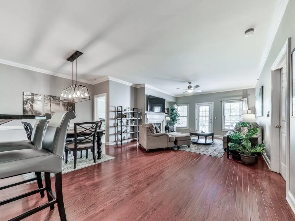 211 Colonial Homes Drive Nw Unit 2501, Atlanta, Georgia 30309, 2 Bedrooms Bedrooms, ,2 BathroomsBathrooms,Residential,For Sale,211 Colonial Homes Drive Nw Unit 2501,7666476