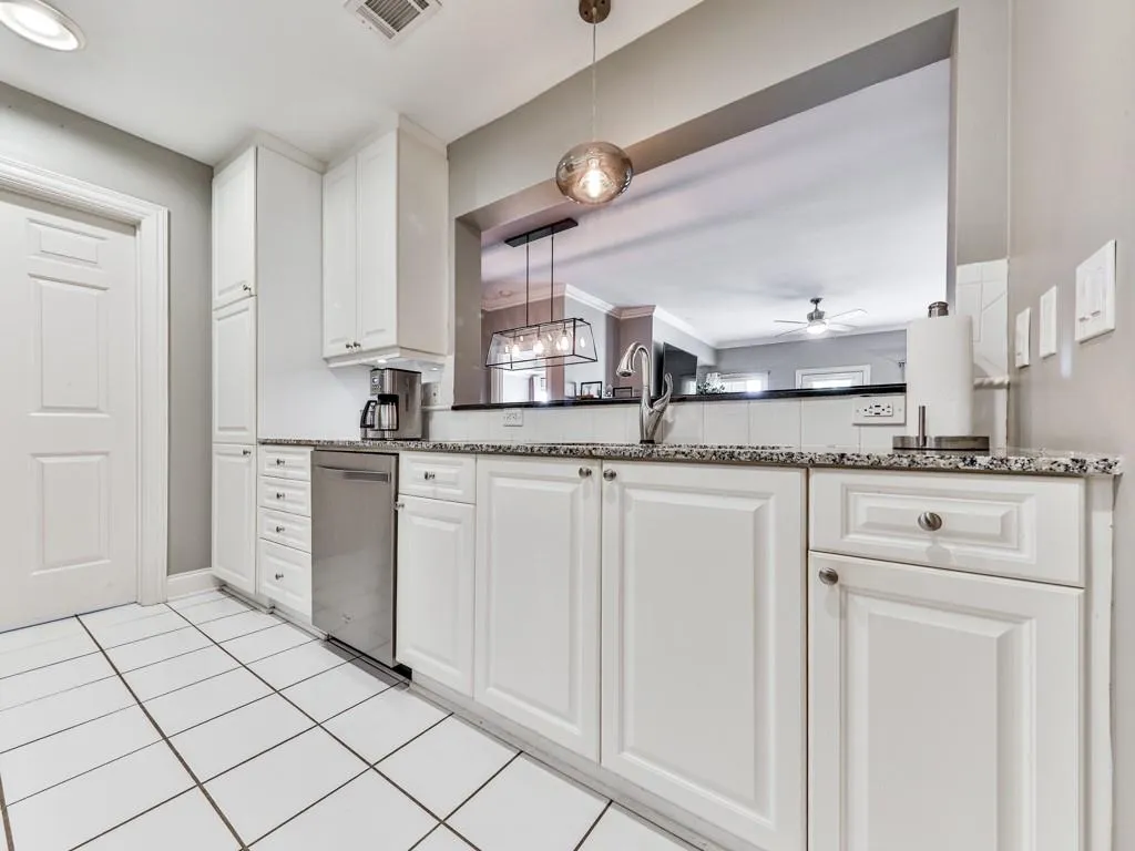 211 Colonial Homes Drive Nw Unit 2501, Atlanta, Georgia 30309, 2 Bedrooms Bedrooms, ,2 BathroomsBathrooms,Residential,For Sale,211 Colonial Homes Drive Nw Unit 2501,7666476