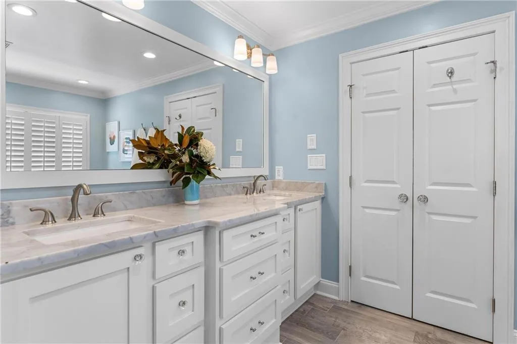 2681 Brookwood Drive Ne, Atlanta, Georgia 30305, 4 Bedrooms Bedrooms, ,4 BathroomsBathrooms,Residential,For Sale,2681 Brookwood Drive Ne,7635324