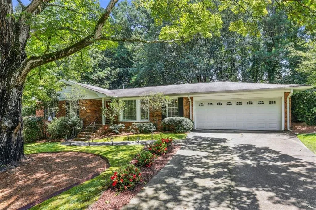 6595 Wright Circle, Sandy Springs, Georgia 30328, 3 Bedrooms Bedrooms, ,3 BathroomsBathrooms,Residential,Sold,6595 Wright Circle,7256243