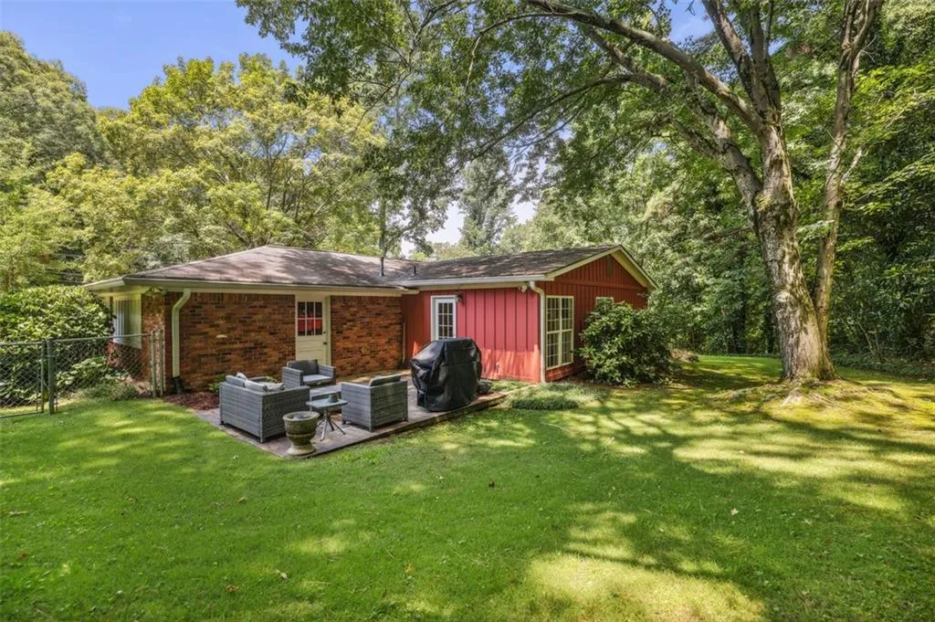 6595 Wright Circle, Sandy Springs, Georgia 30328, 3 Bedrooms Bedrooms, ,3 BathroomsBathrooms,Residential,Sold,6595 Wright Circle,7256243