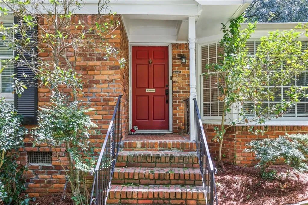 6595 Wright Circle, Sandy Springs, Georgia 30328, 3 Bedrooms Bedrooms, ,3 BathroomsBathrooms,Residential,Sold,6595 Wright Circle,7256243