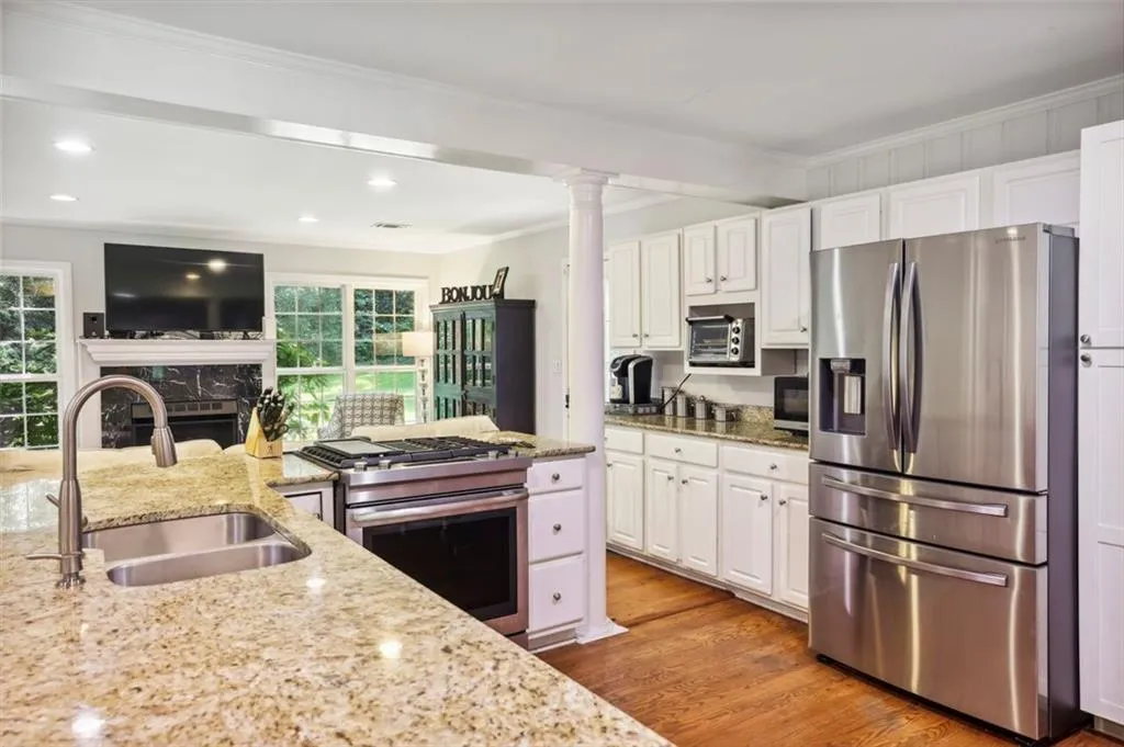 6595 Wright Circle, Sandy Springs, Georgia 30328, 3 Bedrooms Bedrooms, ,3 BathroomsBathrooms,Residential,Sold,6595 Wright Circle,7256243