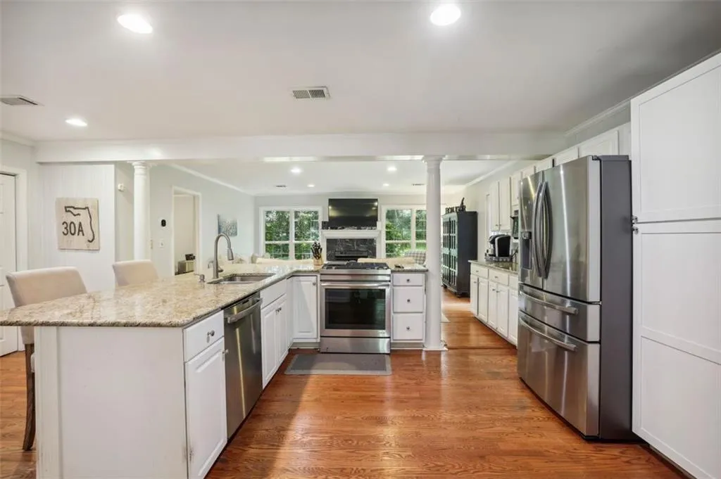6595 Wright Circle, Sandy Springs, Georgia 30328, 3 Bedrooms Bedrooms, ,3 BathroomsBathrooms,Residential,Sold,6595 Wright Circle,7256243