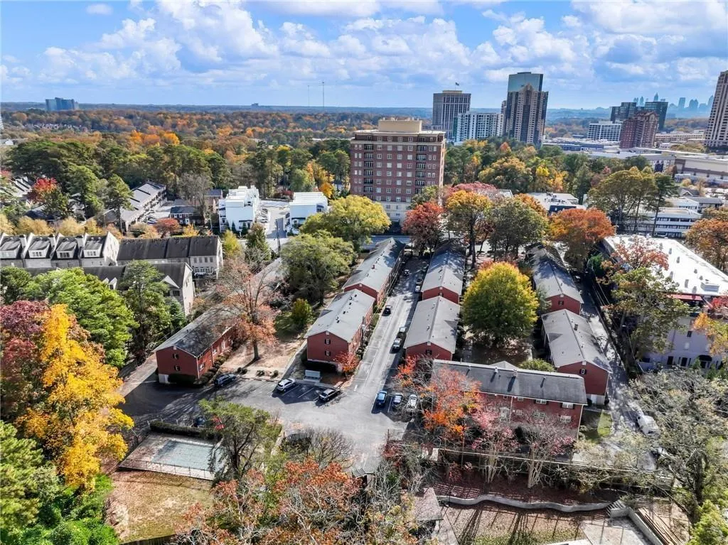 3660 Peachtree Street Ne Unit F3, Atlanta, Georgia 30319, 2 Bedrooms Bedrooms, 0 ,2 BathroomsBathrooms,Residential,For Sale,3660 Peachtree Street Ne Unit F3,7752516