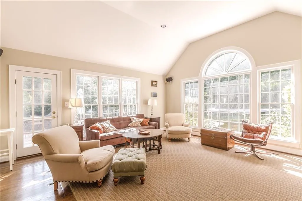 1899 Greystone Road Nw, Atlanta, Georgia 30318, 5 Bedrooms Bedrooms, ,3 BathroomsBathrooms,Residential,Sold,1899 Greystone Road Nw,5698508