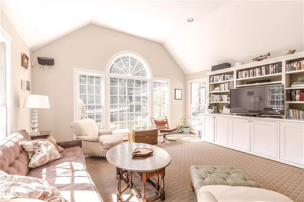 1899 Greystone Road Nw, Atlanta, Georgia 30318, 5 Bedrooms Bedrooms, ,3 BathroomsBathrooms,Residential,Sold,1899 Greystone Road Nw,5698508