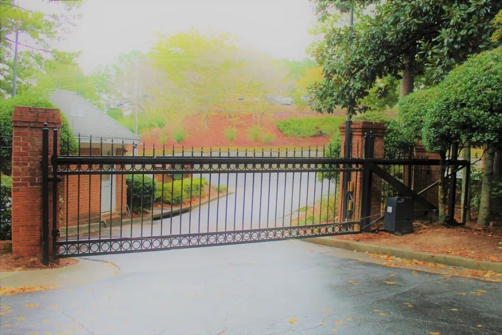 7500 Roswell Rd Road Unit 97, Sandy Springs, Georgia 30350, 2 Bedrooms Bedrooms, ,2 BathroomsBathrooms,Residential,Sold,7500 Roswell Rd Road Unit 97,6828777