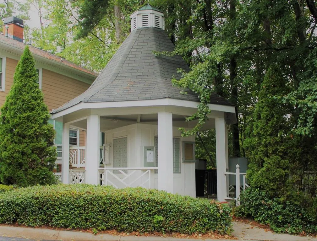 7500 Roswell Rd Road Unit 97, Sandy Springs, Georgia 30350, 2 Bedrooms Bedrooms, ,2 BathroomsBathrooms,Residential,Sold,7500 Roswell Rd Road Unit 97,6828777