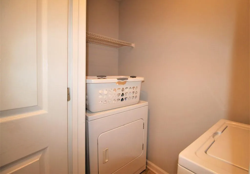 7500 Roswell Rd Road Unit 97, Sandy Springs, Georgia 30350, 2 Bedrooms Bedrooms, ,2 BathroomsBathrooms,Residential,Sold,7500 Roswell Rd Road Unit 97,6828777