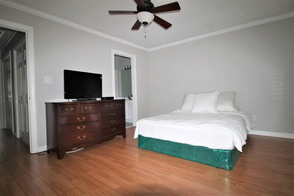 7500 Roswell Rd Road Unit 97, Sandy Springs, Georgia 30350, 2 Bedrooms Bedrooms, ,2 BathroomsBathrooms,Residential,Sold,7500 Roswell Rd Road Unit 97,6828777