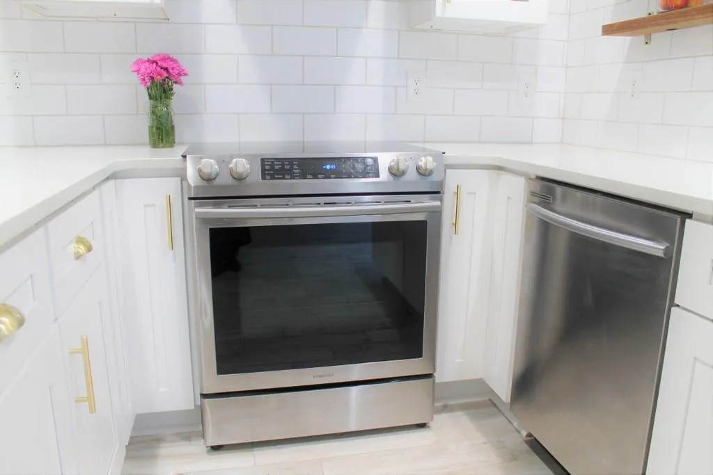 7500 Roswell Rd Road Unit 97, Sandy Springs, Georgia 30350, 2 Bedrooms Bedrooms, ,2 BathroomsBathrooms,Residential,Sold,7500 Roswell Rd Road Unit 97,6828777