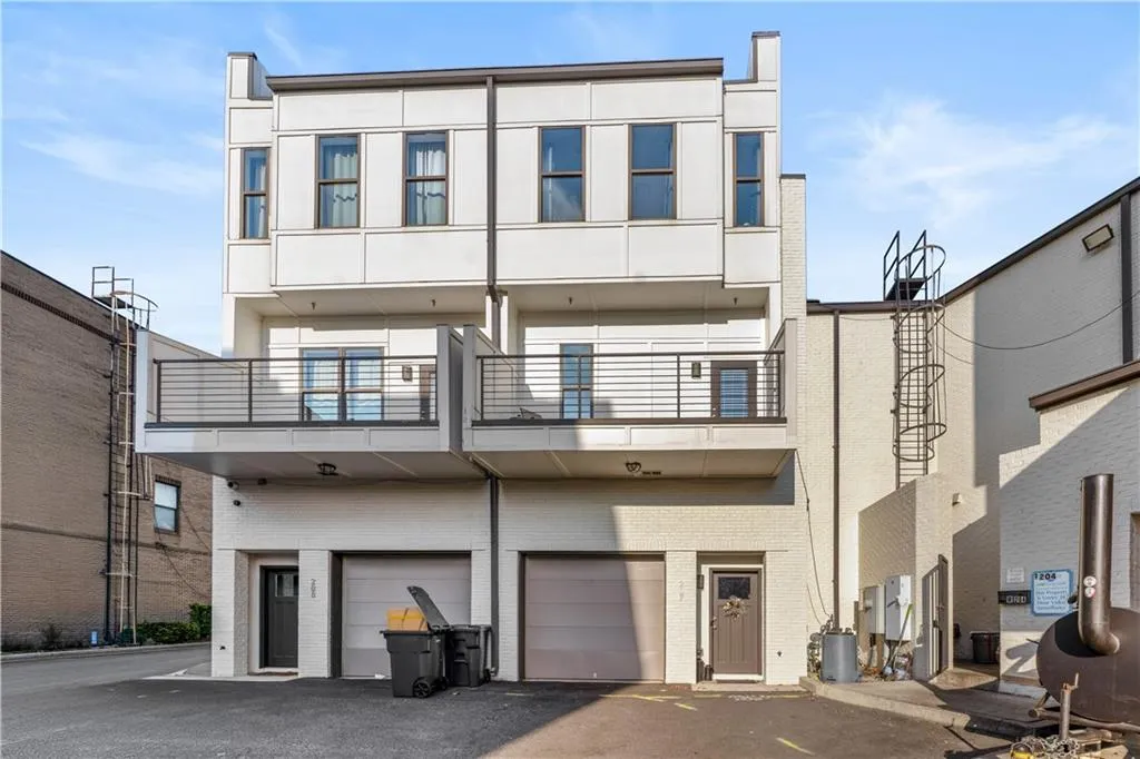 2030 Main Street Nw Unit 207, Atlanta, Georgia 30318, 2 Bedrooms Bedrooms, 0 ,2 BathroomsBathrooms,Residential,For Sale,2030 Main Street Nw Unit 207,7731061