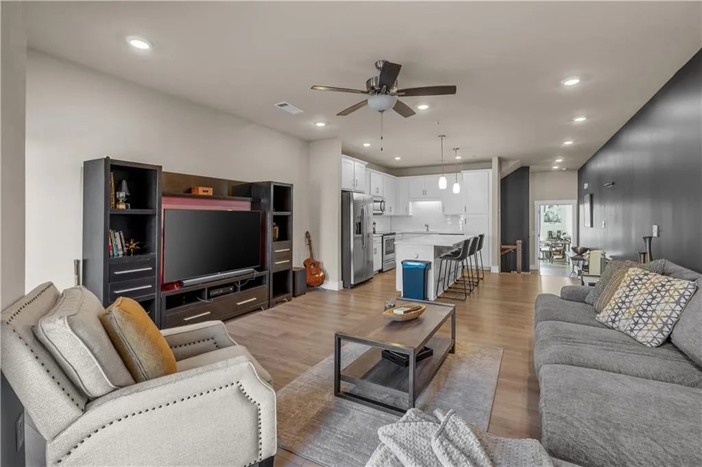 2030 Main Street Nw Unit 207, Atlanta, Georgia 30318, 2 Bedrooms Bedrooms, 0 ,2 BathroomsBathrooms,Residential,For Sale,2030 Main Street Nw Unit 207,7731061