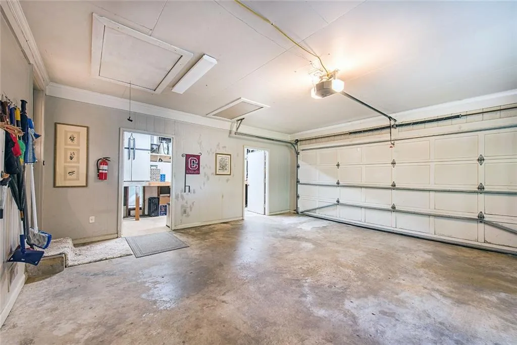 1085 Balmoral Road, Atlanta, Georgia 30319, 4 Bedrooms Bedrooms, ,2 BathroomsBathrooms,Residential,Sold,1085 Balmoral Road,7091321