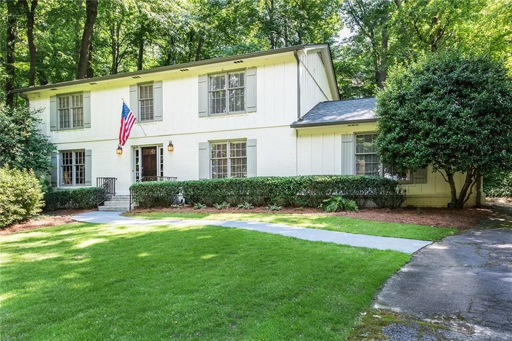 1085 Balmoral Road, Atlanta, Georgia 30319, 4 Bedrooms Bedrooms, ,2 BathroomsBathrooms,Residential,Sold,1085 Balmoral Road,7091321