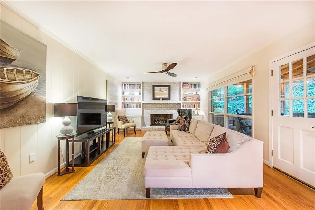 1085 Balmoral Road, Atlanta, Georgia 30319, 4 Bedrooms Bedrooms, ,2 BathroomsBathrooms,Residential,Sold,1085 Balmoral Road,7091321