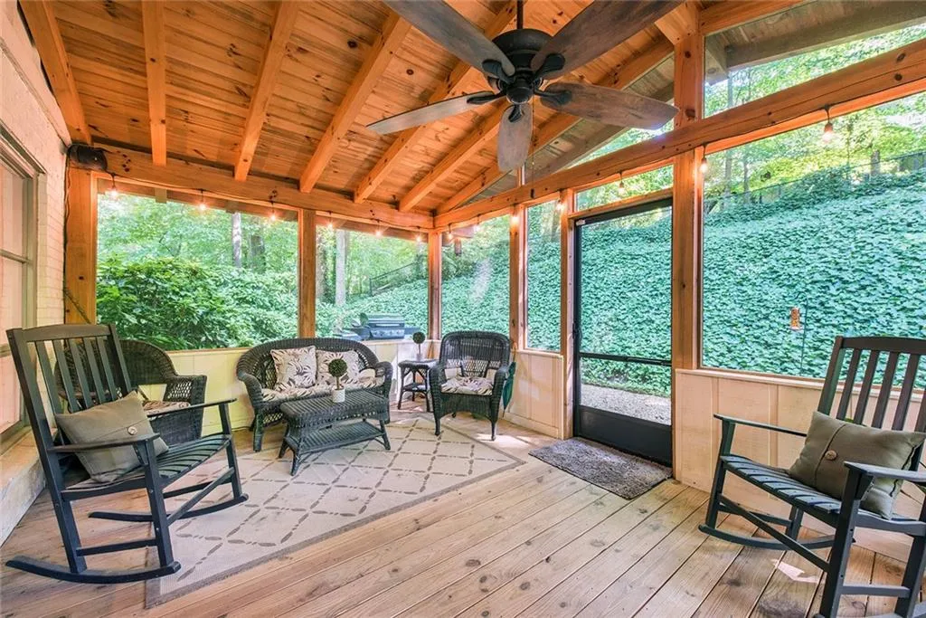 1085 Balmoral Road, Atlanta, Georgia 30319, 4 Bedrooms Bedrooms, ,2 BathroomsBathrooms,Residential,Sold,1085 Balmoral Road,7091321