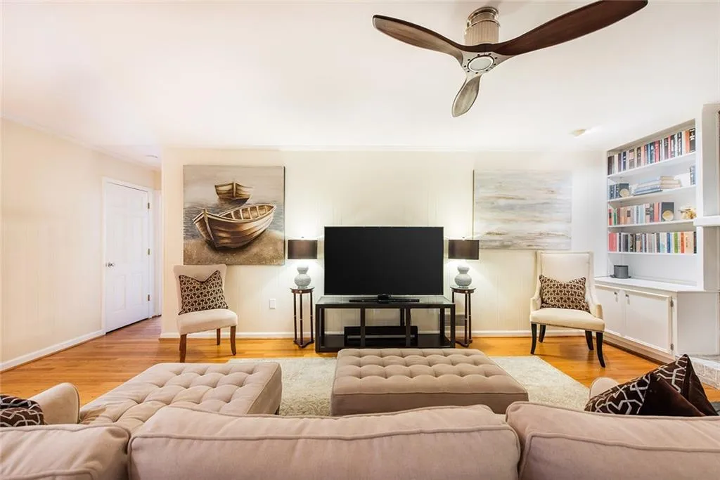 1085 Balmoral Road, Atlanta, Georgia 30319, 4 Bedrooms Bedrooms, ,2 BathroomsBathrooms,Residential,Sold,1085 Balmoral Road,7091321
