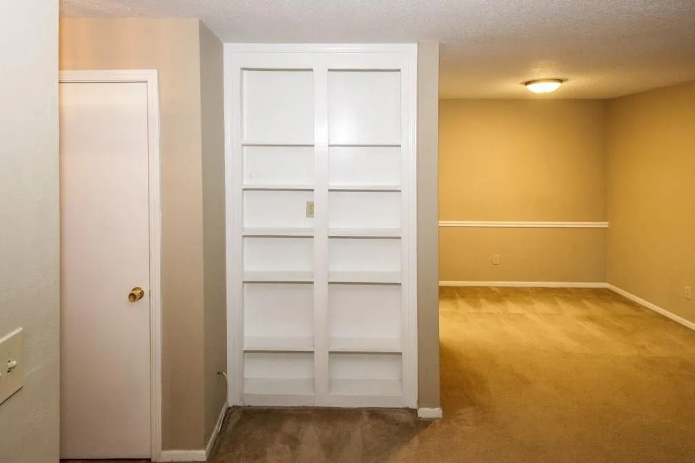 6851 Roswell Road Unit G-1, Sandy Springs, Georgia 30328, 1 Bedroom Bedrooms, ,1 BathroomBathrooms,Residential,Sold,6851 Roswell Road Unit G-1,6099567