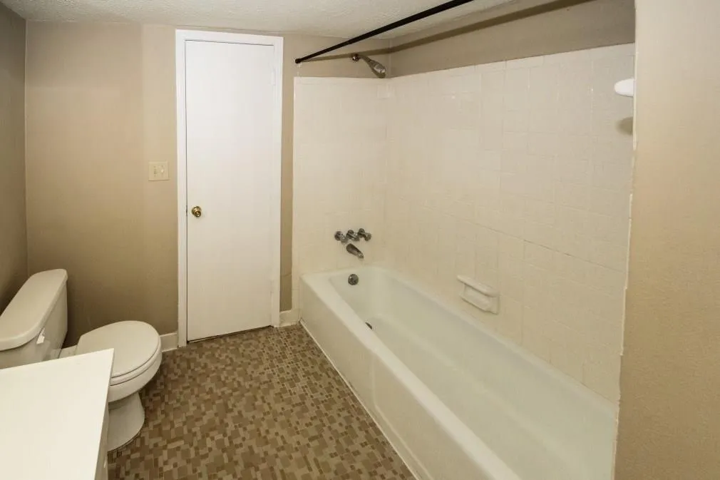 6851 Roswell Road Unit G-1, Sandy Springs, Georgia 30328, 1 Bedroom Bedrooms, ,1 BathroomBathrooms,Residential,Sold,6851 Roswell Road Unit G-1,6099567