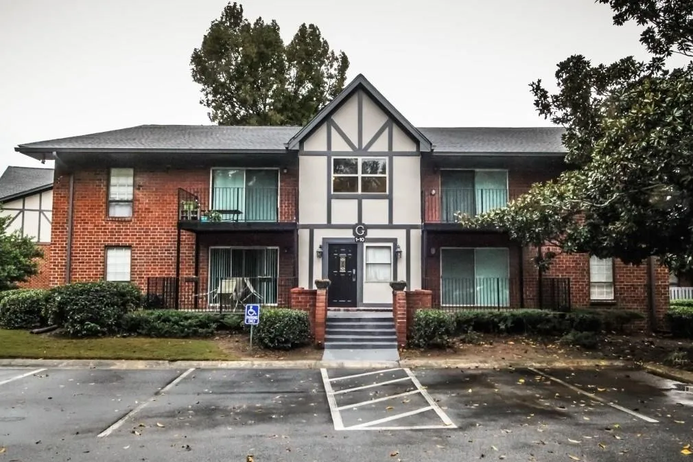 6851 Roswell Road Unit G-1, Sandy Springs, Georgia 30328, 1 Bedroom Bedrooms, ,1 BathroomBathrooms,Residential,Sold,6851 Roswell Road Unit G-1,6099567
