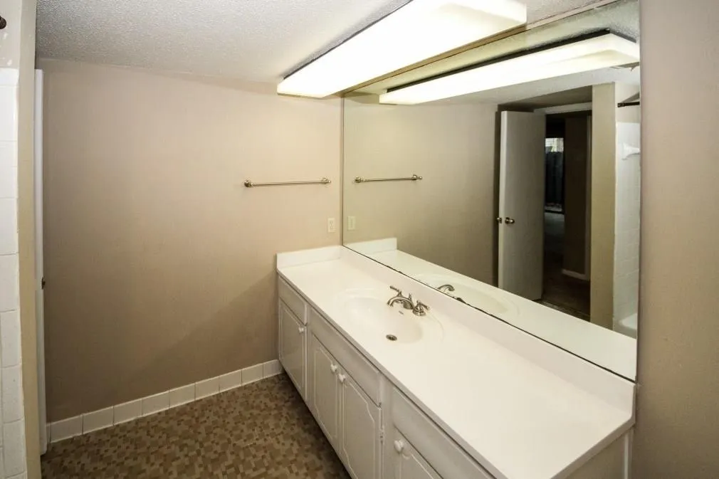 6851 Roswell Road Unit G-1, Sandy Springs, Georgia 30328, 1 Bedroom Bedrooms, ,1 BathroomBathrooms,Residential,Sold,6851 Roswell Road Unit G-1,6099567