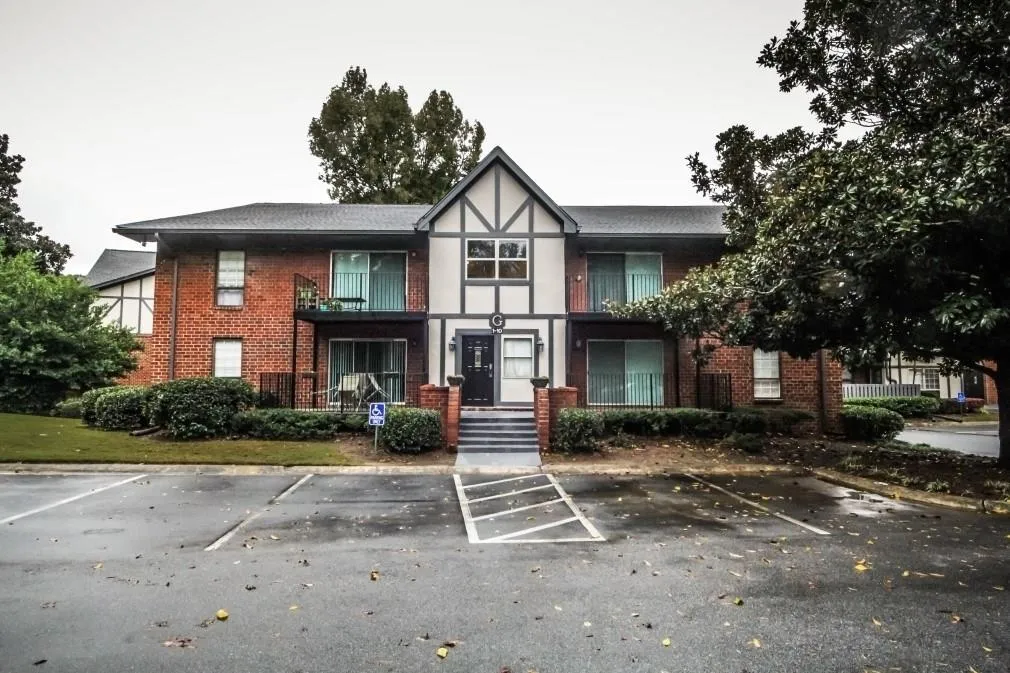 6851 Roswell Road Unit G-1, Sandy Springs, Georgia 30328, 1 Bedroom Bedrooms, ,1 BathroomBathrooms,Residential,Sold,6851 Roswell Road Unit G-1,6099567