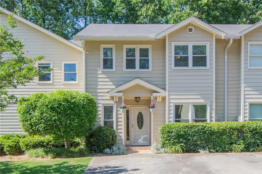 219 Peachtree Hollow Court, Atlanta, Georgia 30328, 2 Bedrooms Bedrooms, ,2 BathroomsBathrooms,Residential,Sold,219 Peachtree Hollow Court,6565652 219 Peachtree Hollow Court, Atlanta, Georgia 30328, 2 Bedrooms Bedrooms, ,2 BathroomsBathrooms,Residential,Sold,219 Peachtree Hollow Court,6565652