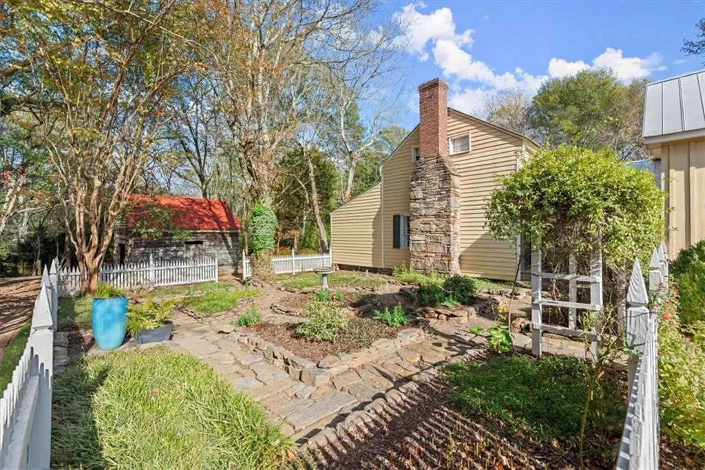 7865 Nesbit Ferry Road, Sandy Springs, Georgia 30350, 6 Bedrooms Bedrooms, ,4 BathroomsBathrooms,Residential,Sold,7865 Nesbit Ferry Road,7497650