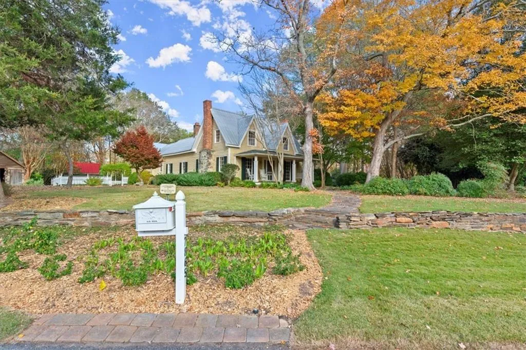 7865 Nesbit Ferry Road, Sandy Springs, Georgia 30350, 6 Bedrooms Bedrooms, ,4 BathroomsBathrooms,Residential,Sold,7865 Nesbit Ferry Road,7497650