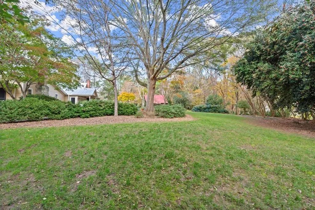 7865 Nesbit Ferry Road, Sandy Springs, Georgia 30350, 6 Bedrooms Bedrooms, ,4 BathroomsBathrooms,Residential,Sold,7865 Nesbit Ferry Road,7497650